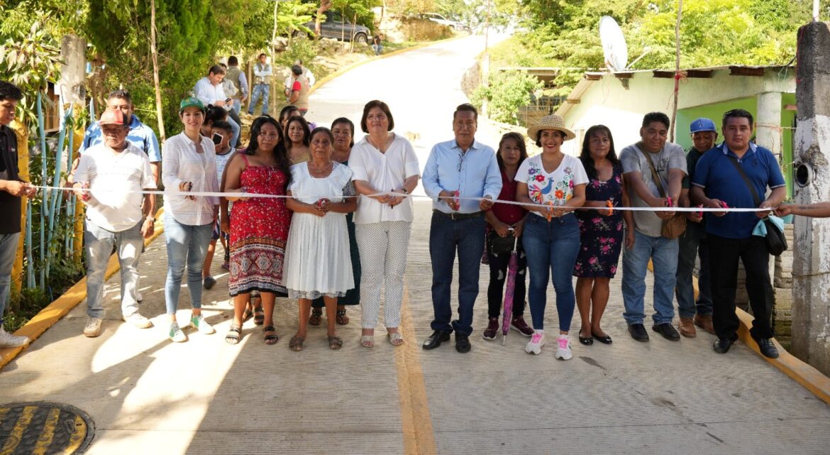 Inaugura alcaldesa 2da. etapa de calle principal en colonia Rosario Chigo de Texalpan de Arriba