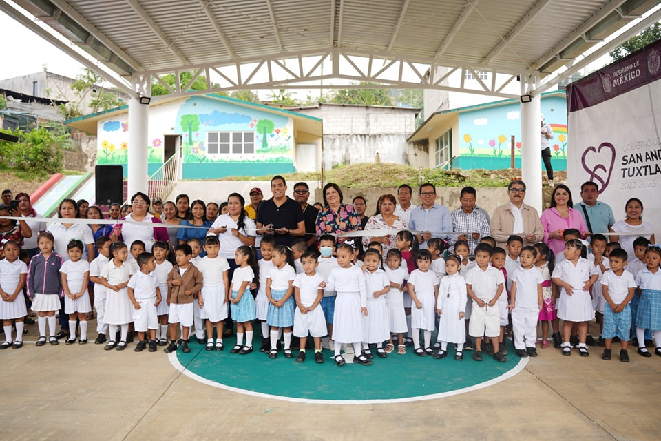 Autoridades municipales de San Andrés Tuxtla, inauguran domo en jardín de niños “Soledad Ramos Enríquez”