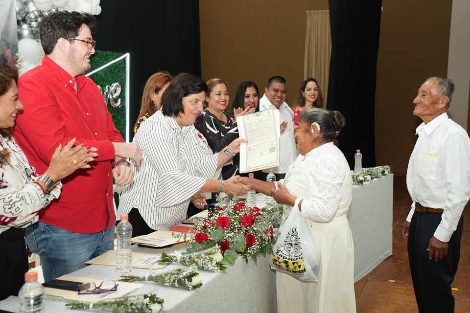 Ayuntamiento, Registro Civil y DIF Municipal, celebran bodas colectivas en San Andrés Tuxtla