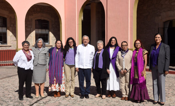 AMLO y funcionarias del Gabinete de la 4T conmemoran Día Internacional de las Mujeres