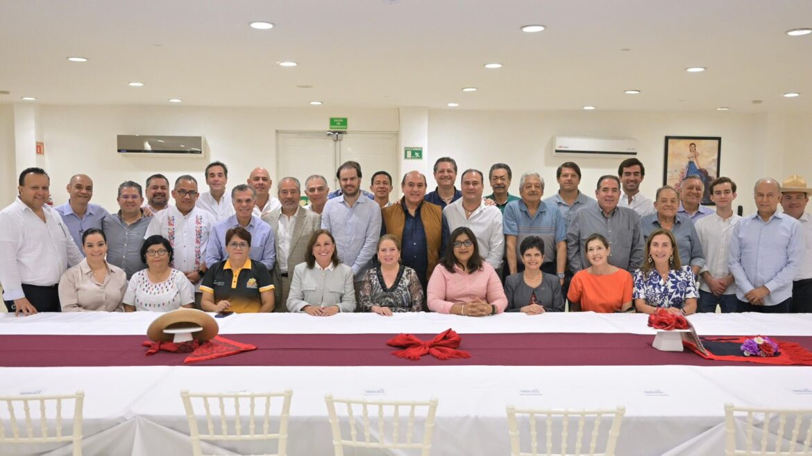 Rocío Nahle se reúne con integrantes de la CIRT en Veracruz