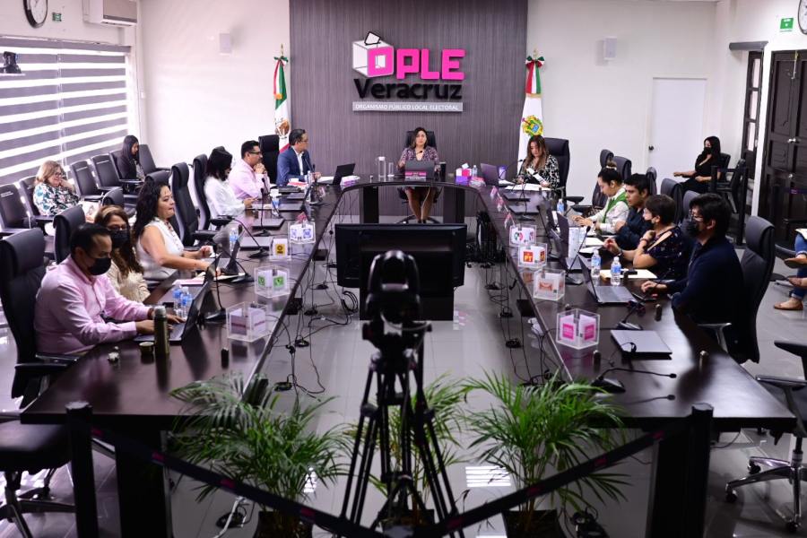 OPLE Veracruz aprueba metodología para dos debates del proceso electoral ordinario