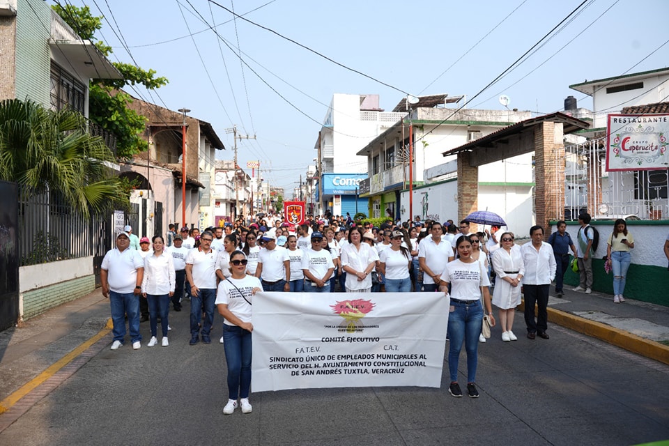 Ayuntamiento y sindicatos conmemoran el CXXXVIII aniversario del Día del Trabajo en San Andrés Tuxtla