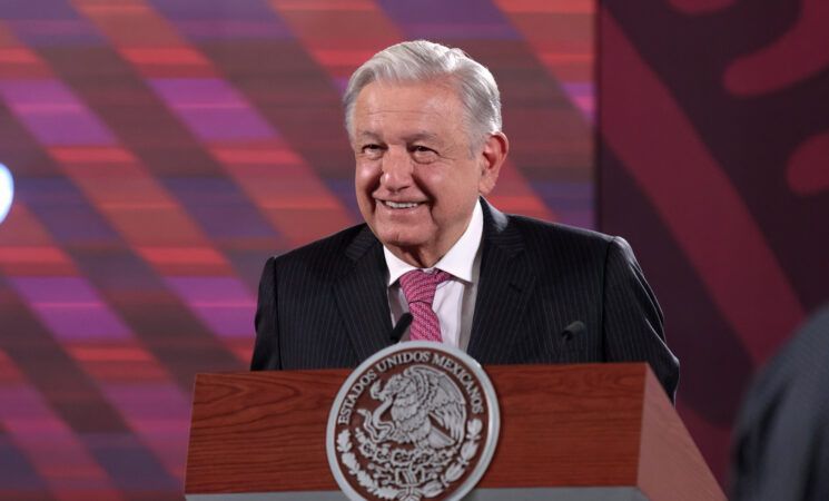 Pueblo de México es de los más politizados del mundo, afirma AMLO
