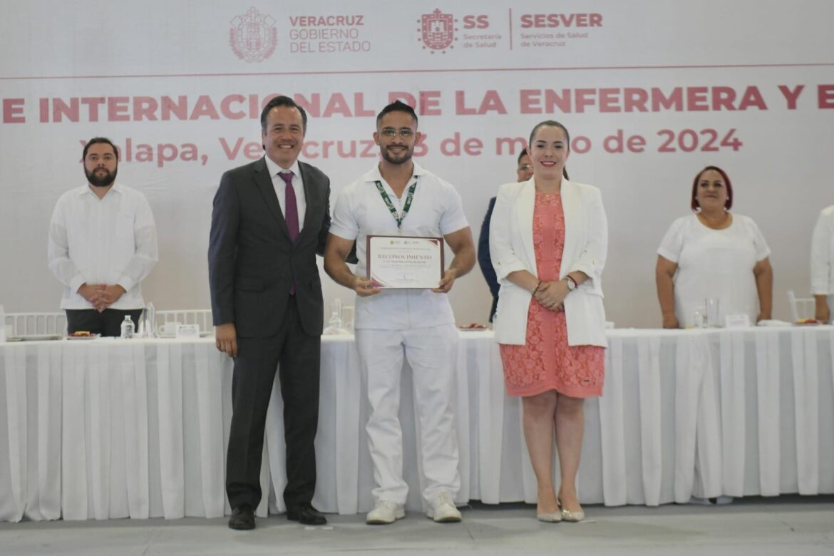 Reconoce Veracruz trayectoria, mérito y profesionalismo de las y los enfermeros